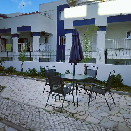 Little Wonder * Αλμπουφέιρα